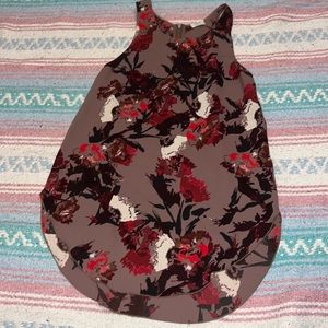 Aritzia Wilfred Sevres brown sleeveless blouse with red and white floral print